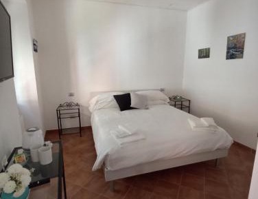 Double Room with Shared Bathroom