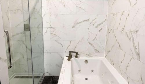 King Room with Jacuzzi 