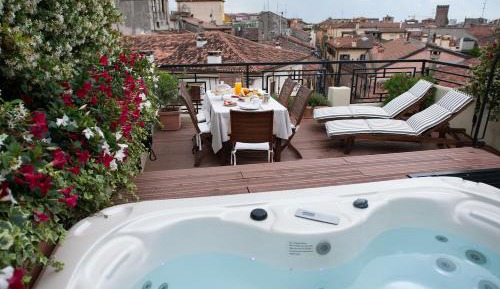Suite with Terrace and Hot Tub