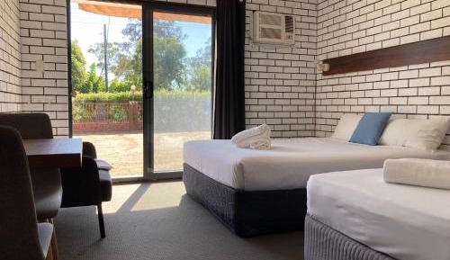 Economy Triple Room