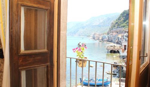 Suite with Lateral Sea View