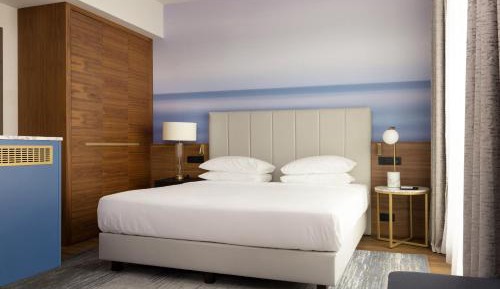 Deluxe King Room with Sea View