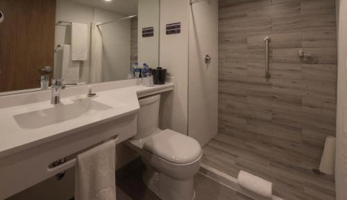 1 King Beds, Suite, Non-Smoking