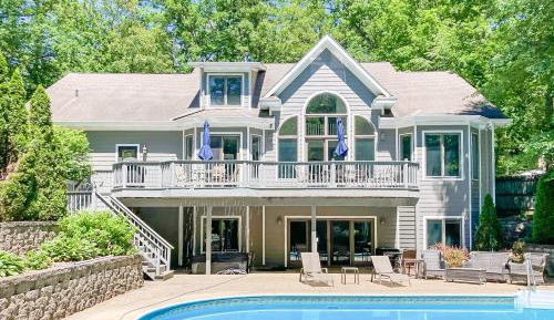 seven bedroom holiday home 
