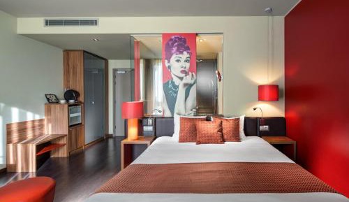 Superior Room with 1 Double Bed and Mini-bar Included