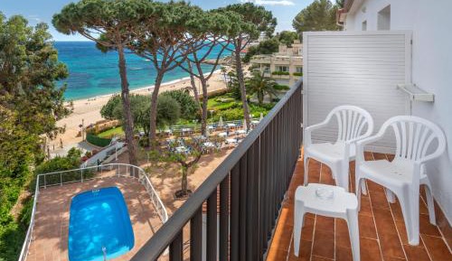 Double Room with Sea View and Balcony (2 Adults + 1 Child )