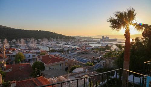 Deluxe Double Room with Balcony and Sea View