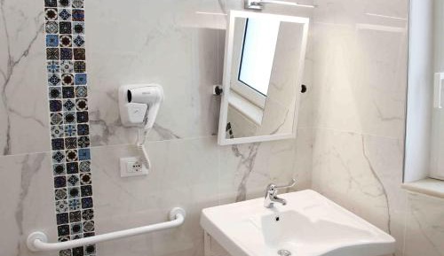 Double or Twin Room - Disability Access