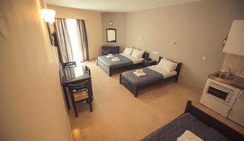 Studio (4 Adults)