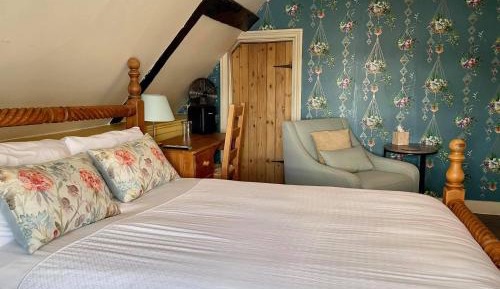 Double Room with Private Bathroom