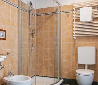Twin Room with Private Bathroom