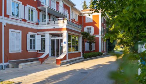 Two-Bedroom Apartment with Garden View