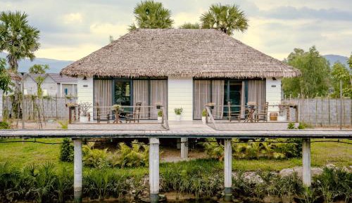 Grand Bungalow 