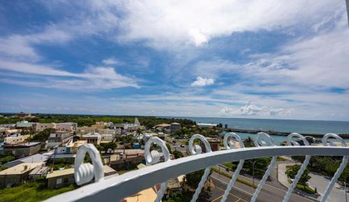 Family Room with Balcony and Sea View