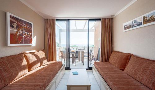 One-Bedroom Apartment with Sleeping Alcove and Terrace or Blacony - Sea View (6 People) - South Side