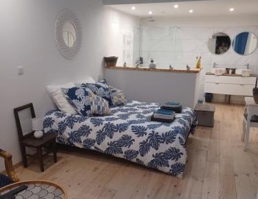Quadruple Room with Private Bathroom