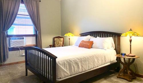 Standard Queen Room