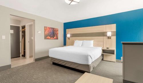 King Suite with Sofa Bed - Non-Smoking
