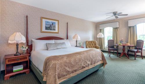 Deluxe King Room