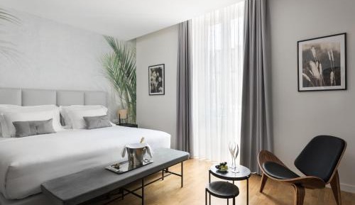 King Suite with Spa Bath