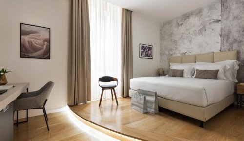 Deluxe Suite with Spa Bath