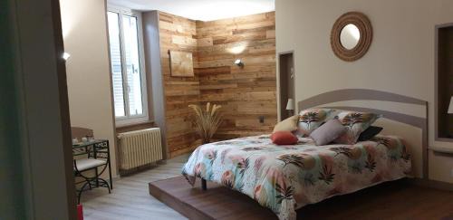 Suite with Garden View