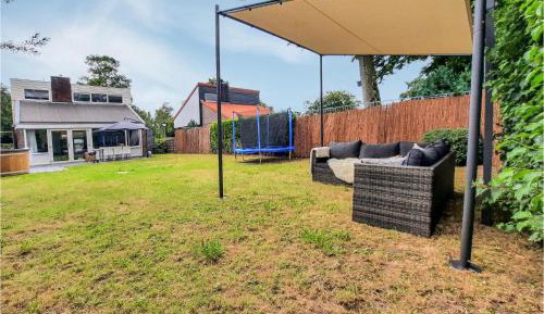 Three-Bedroom Holiday Home 