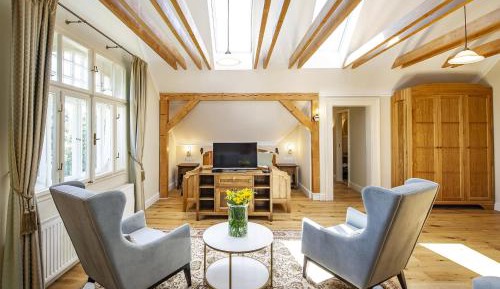 Deluxe King Suite