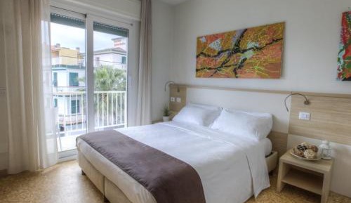 Double or Twin Room with Side Sea View