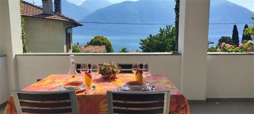 Apartment with Lake View
