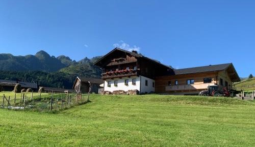 Apartment with Mountain View