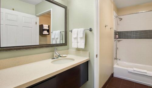 One-Bedroom Suite with Two Double Beds