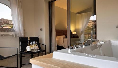 Queen Room with Spa Bath
