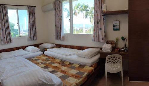 Economy Triple Room with Shared Bathroom