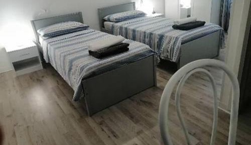 Deluxe Room (2 Adults + 1 Child)