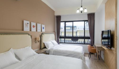 Deluxe Queen Room with Two Queen Beds