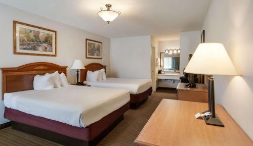 Queen Room with Two Queen Beds - Non-Smoking