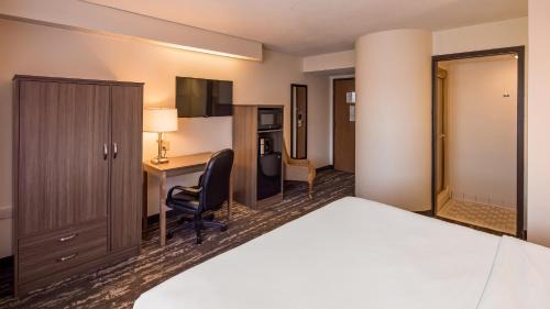 King Room with Street View