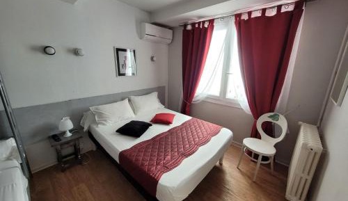 Quadruple Room (2 Adults + 2 Children)