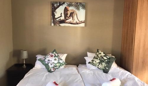 Twin Room with Shower