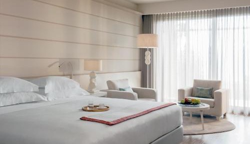 Junior Suite with Lake View and Terrace