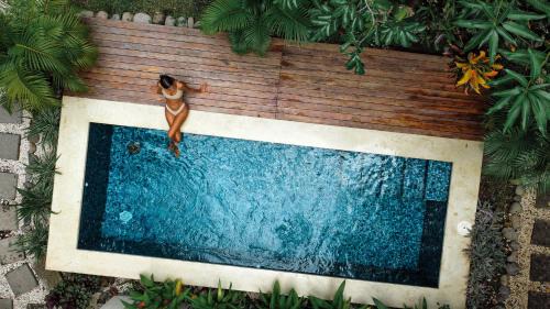 Apartment with Pool View 