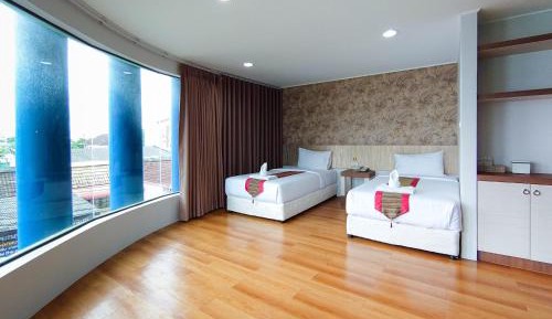 Deluxe Double or Twin Room