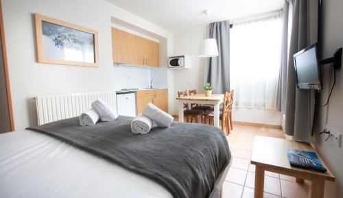 One-Bedroom Apartment (3 Adults)