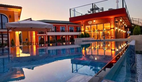 Villa Premiere (4 adults + 2 children)