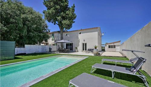 Four-Bedroom Holiday Home