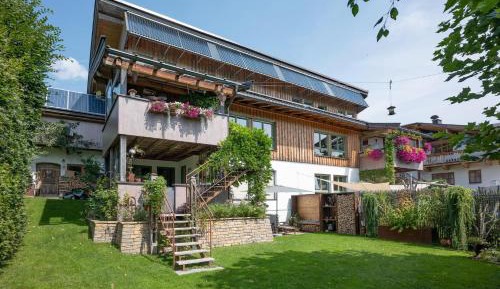 One-Bedroom Apartment with Shower