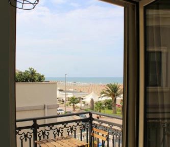 Deluxe Double Room with Balcony and Sea View