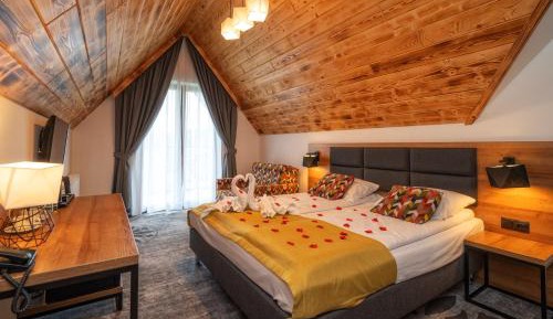 Double Room with Balcony (2 Adults + 1 Child)