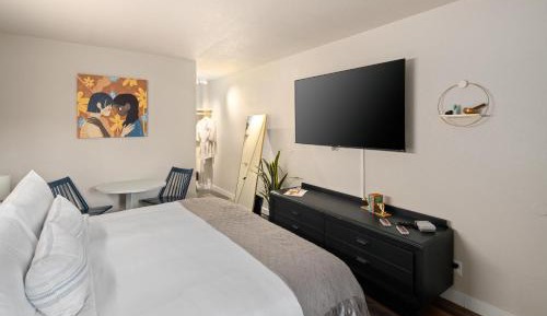 Standard King Room